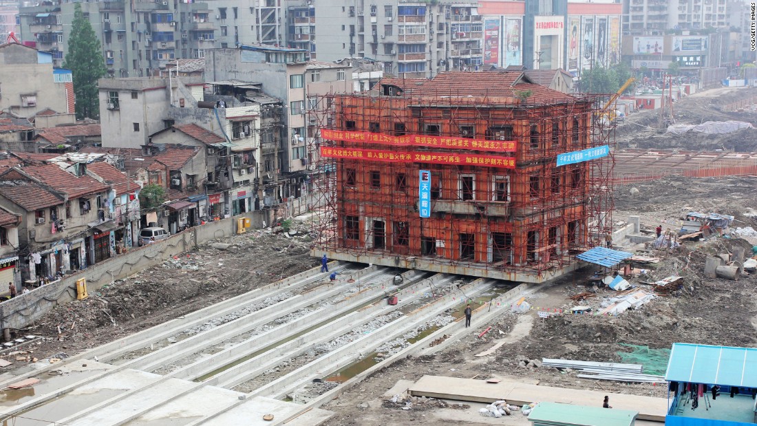 Chinas moving monument 3