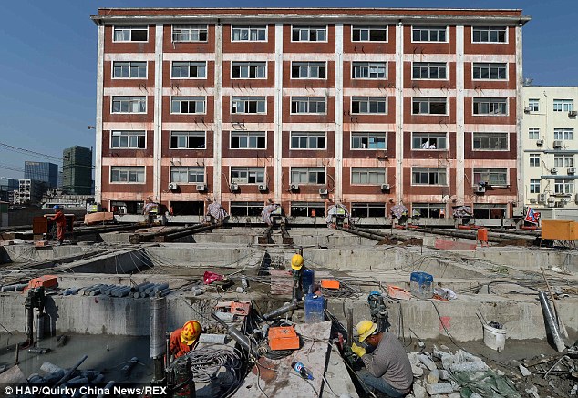 Chinas moving monuments cover photo