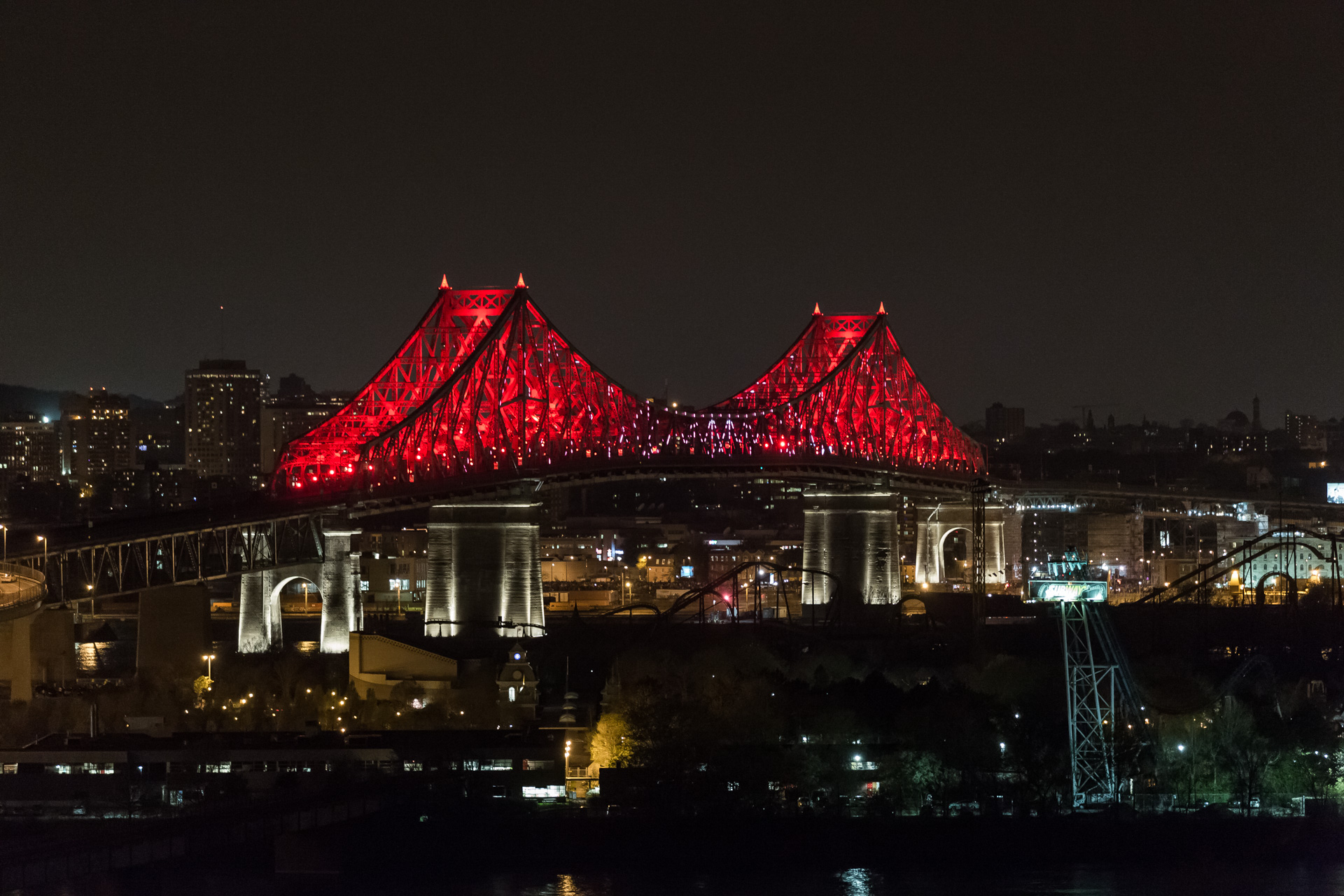 Montreal bridge changing colors 2